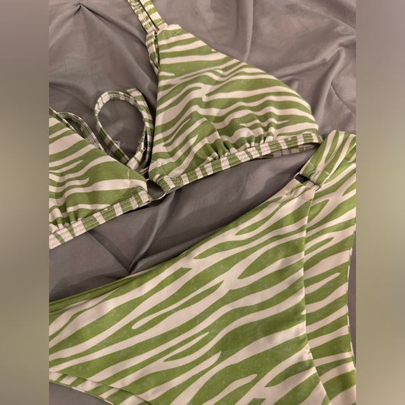 shein green and white zebra bikini set - Picture 4 of 4
